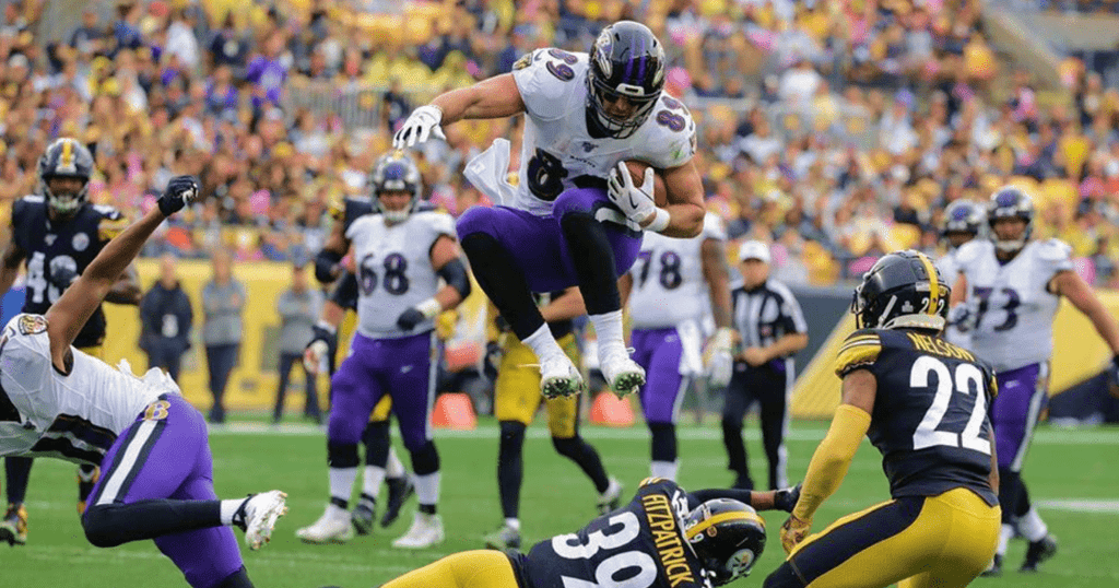 Playing for late grandmother, Ravens TE Mark Andrews has career game